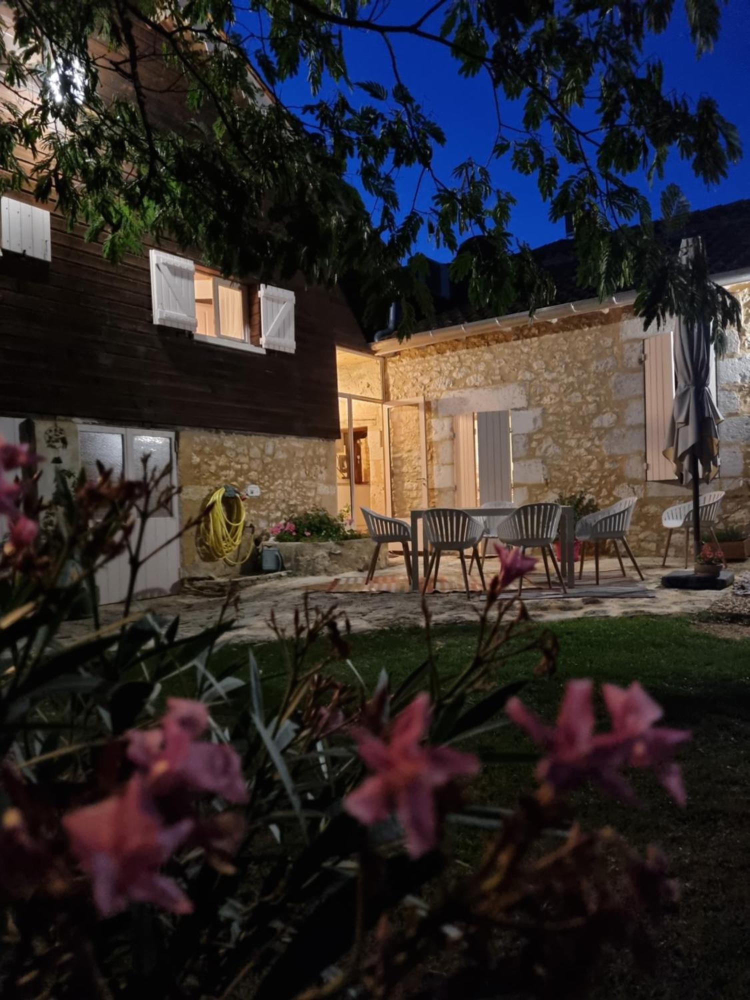 L'Esprit Du 24 Bed & Breakfast Rouffignac-de-Sigoules Exterior photo